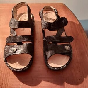 Finn Comfort Black Textured Sandals